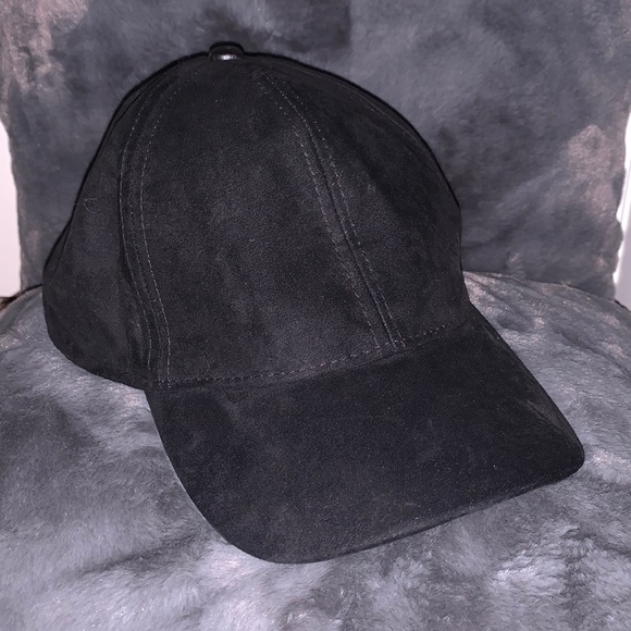 H&M Accessories - Black velvet hat